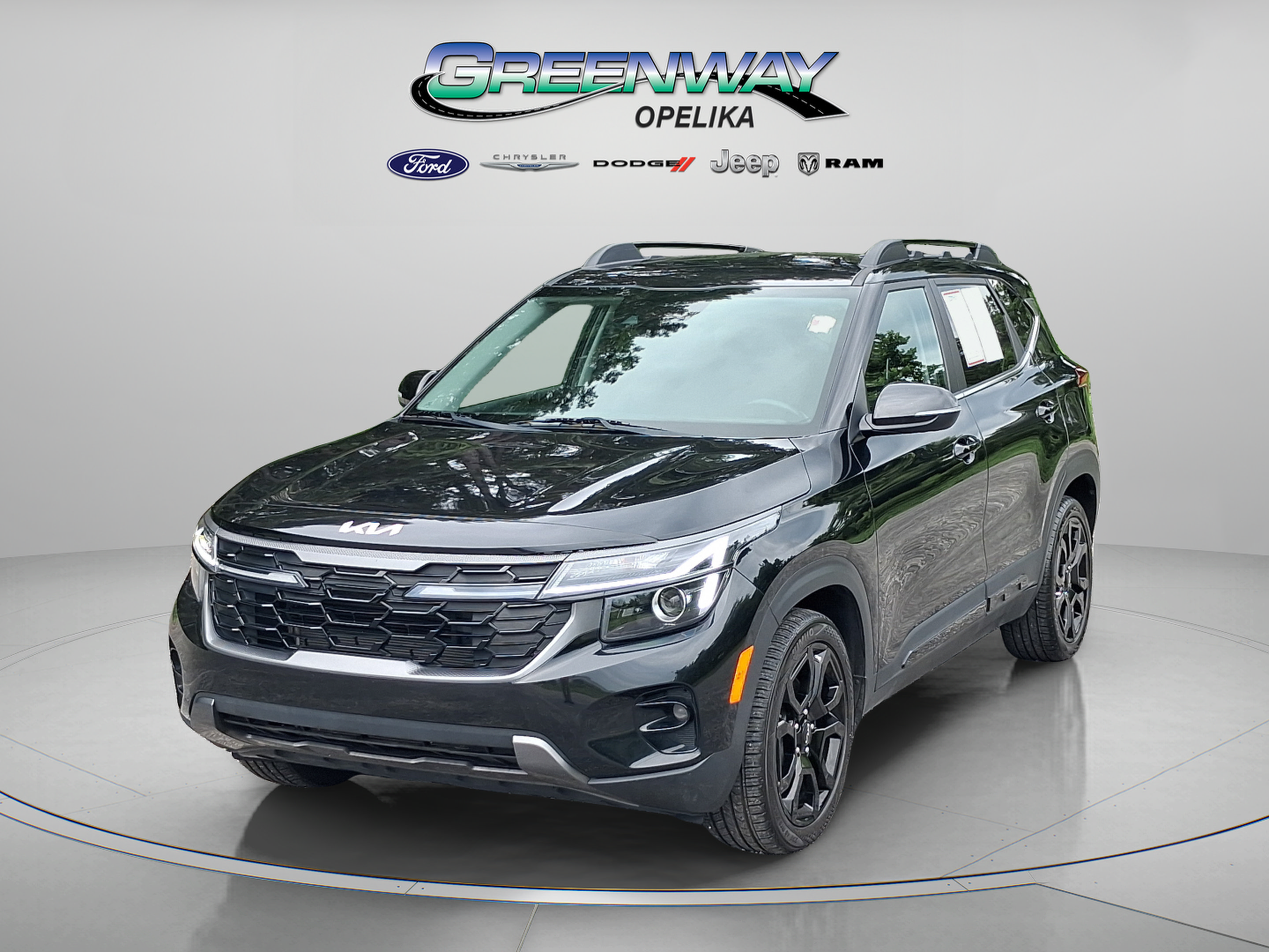 Used 2024 Kia Seltos X-Line AWD/4WD image 3
