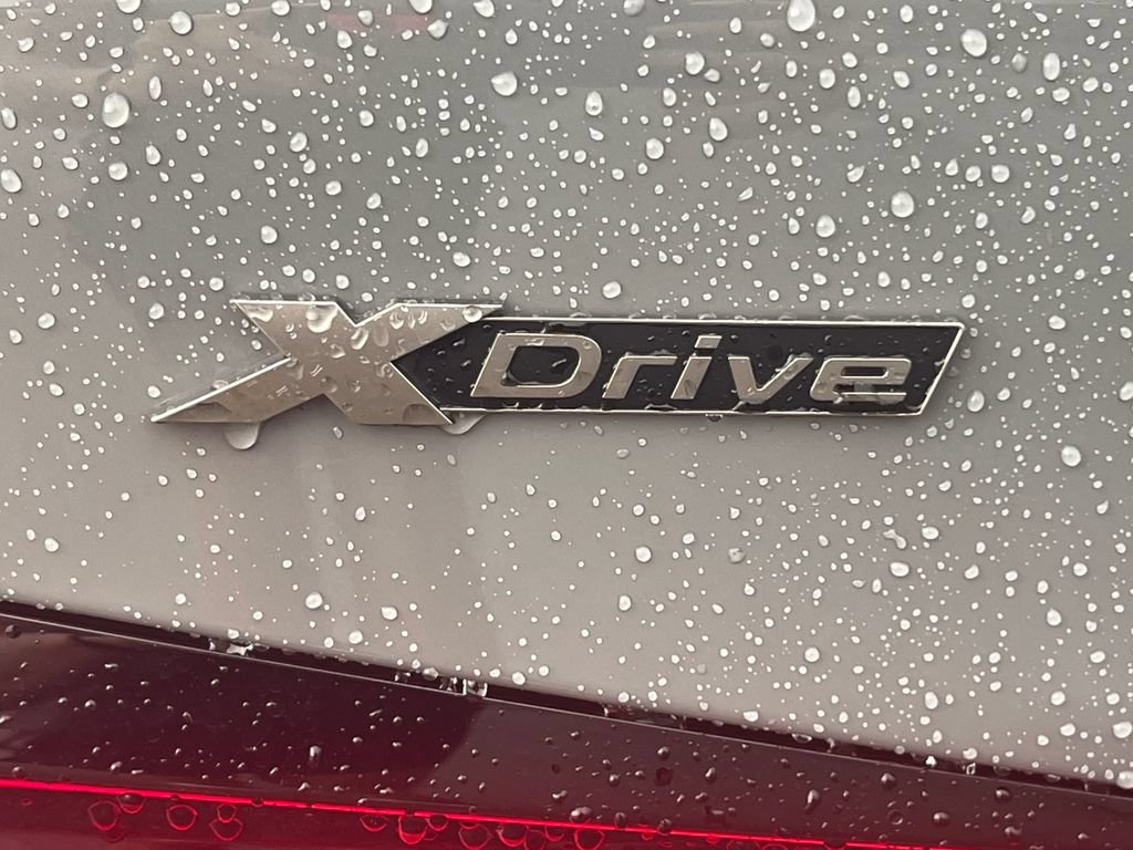 Used 2022 BMW M550i xDrive w/ Executive Package AWD/4WD image 11