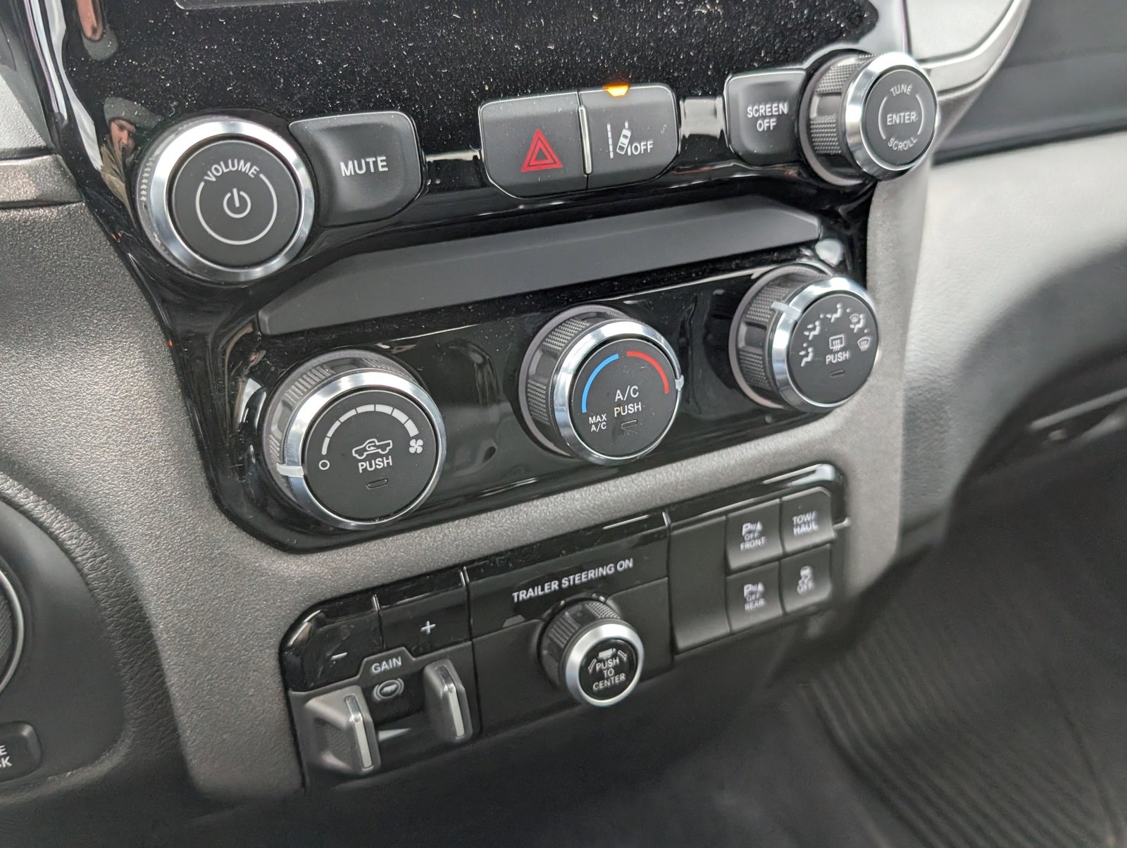 Used 2025 RAM 1500 Classic Warlock image 18