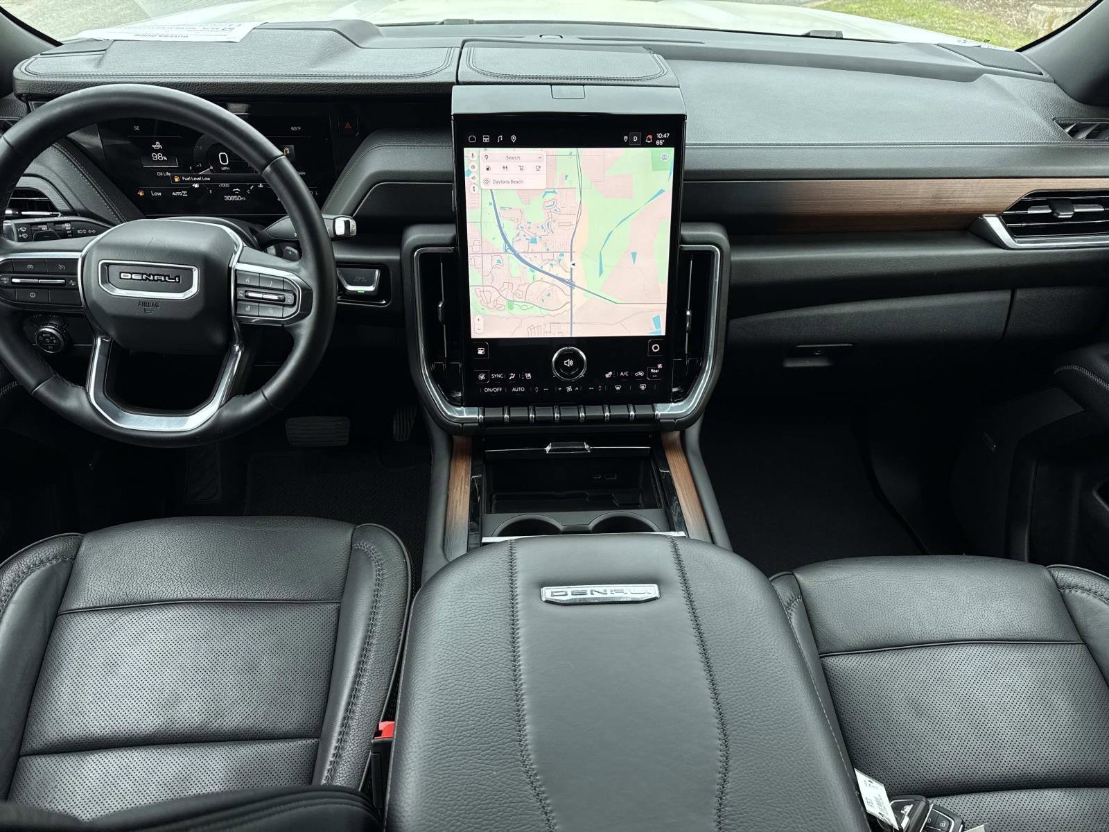 Used 2025 GMC Yukon Denali AWD/4WD image 16