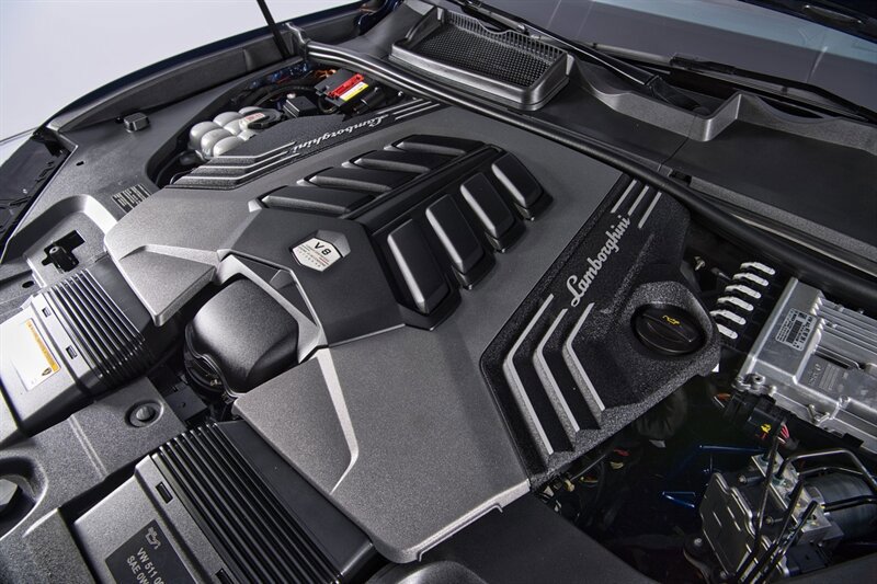 Used 2022 Lamborghini Urus AWD/4WD image 50
