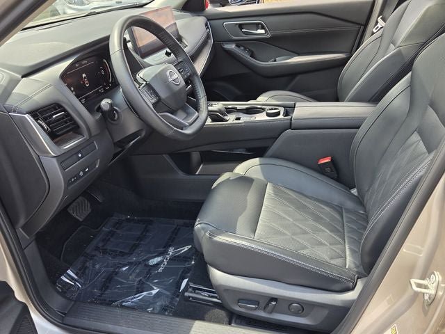 Used 2025 Nissan Rogue Platinum AWD/4WD image 17