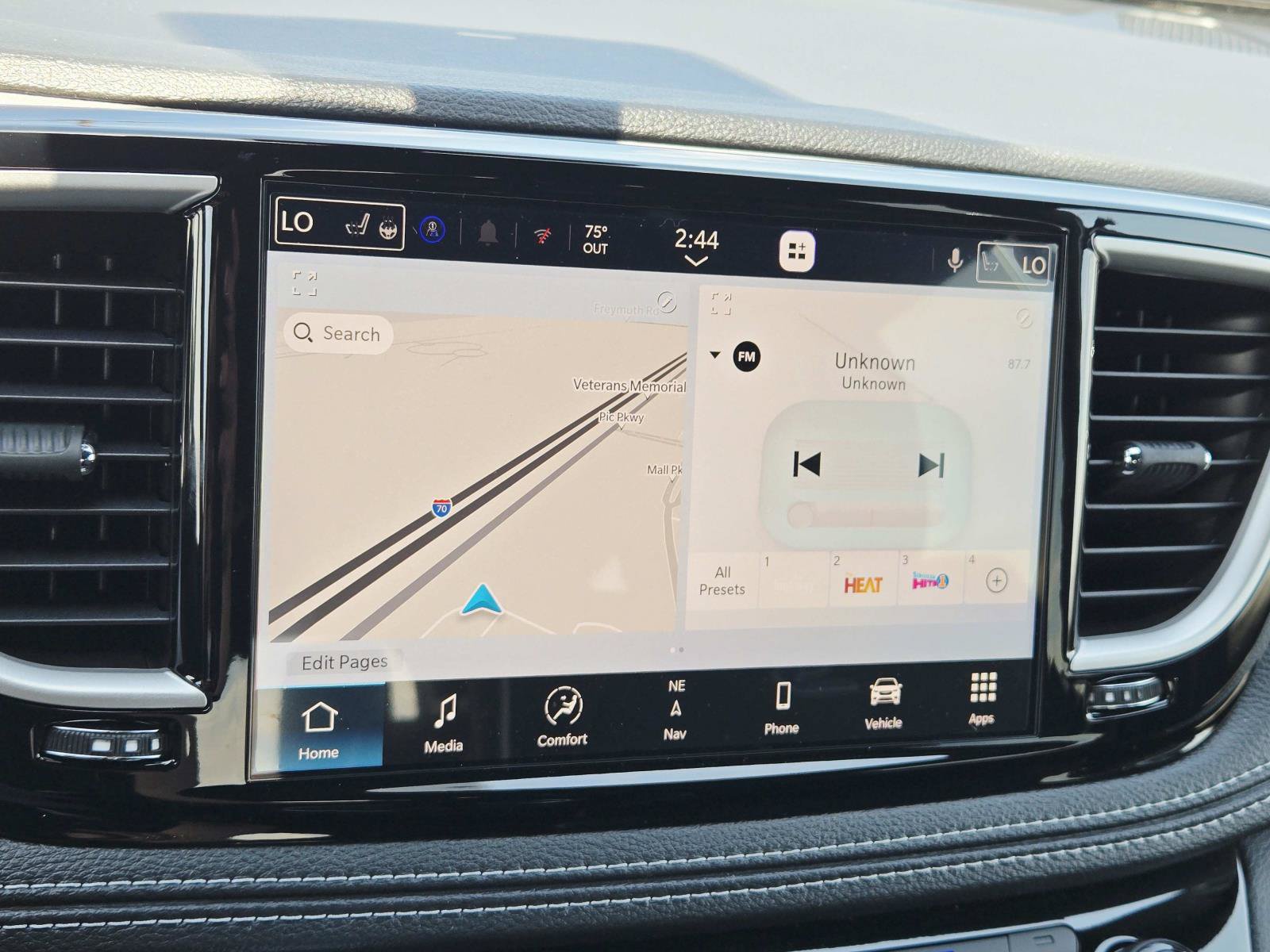 New 2027 Chrysler Pacifica Limited FWD image 26