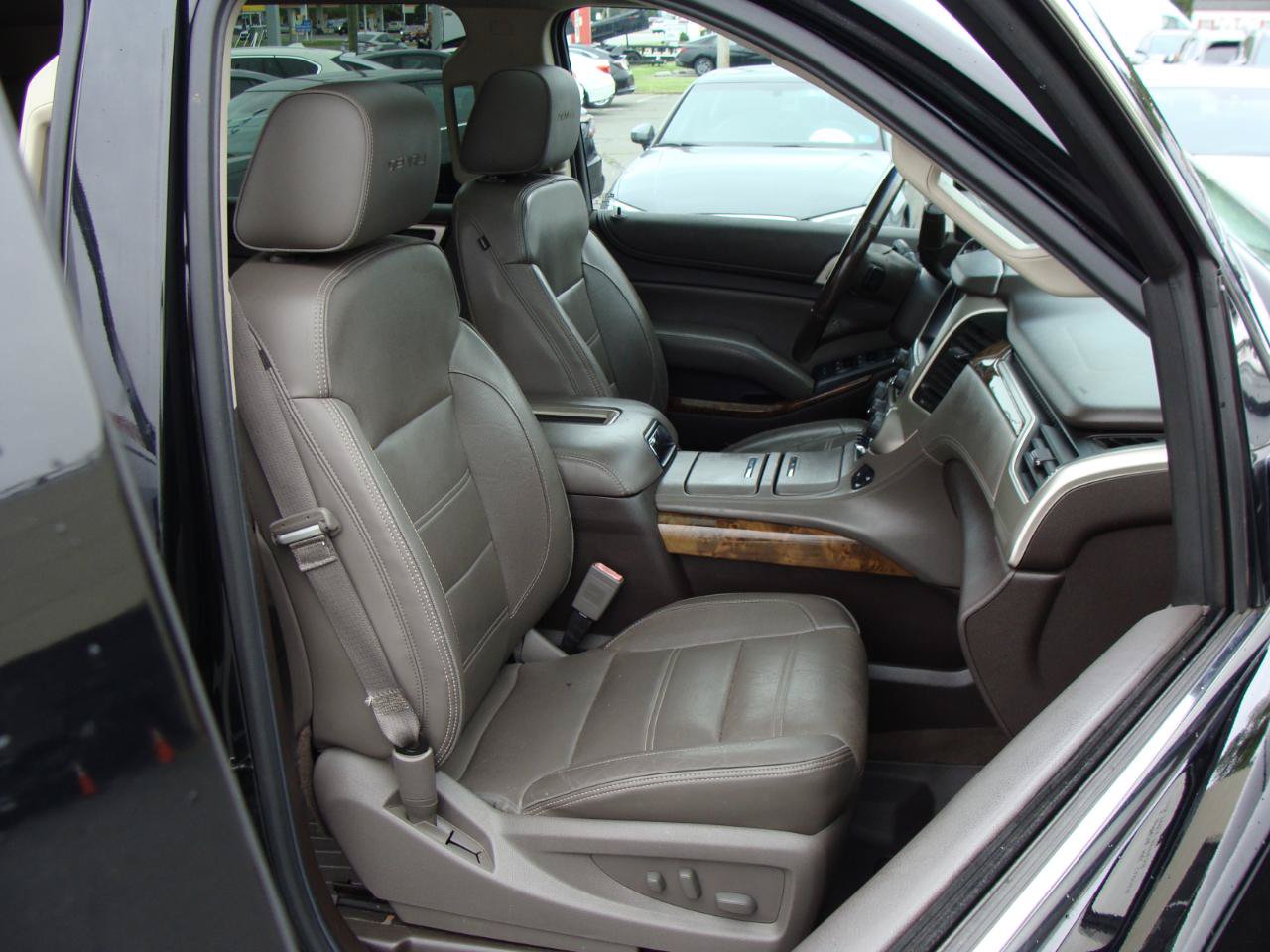 Used 2015 GMC Yukon XL Denali w/ Touring Package AWD/4WD image 9