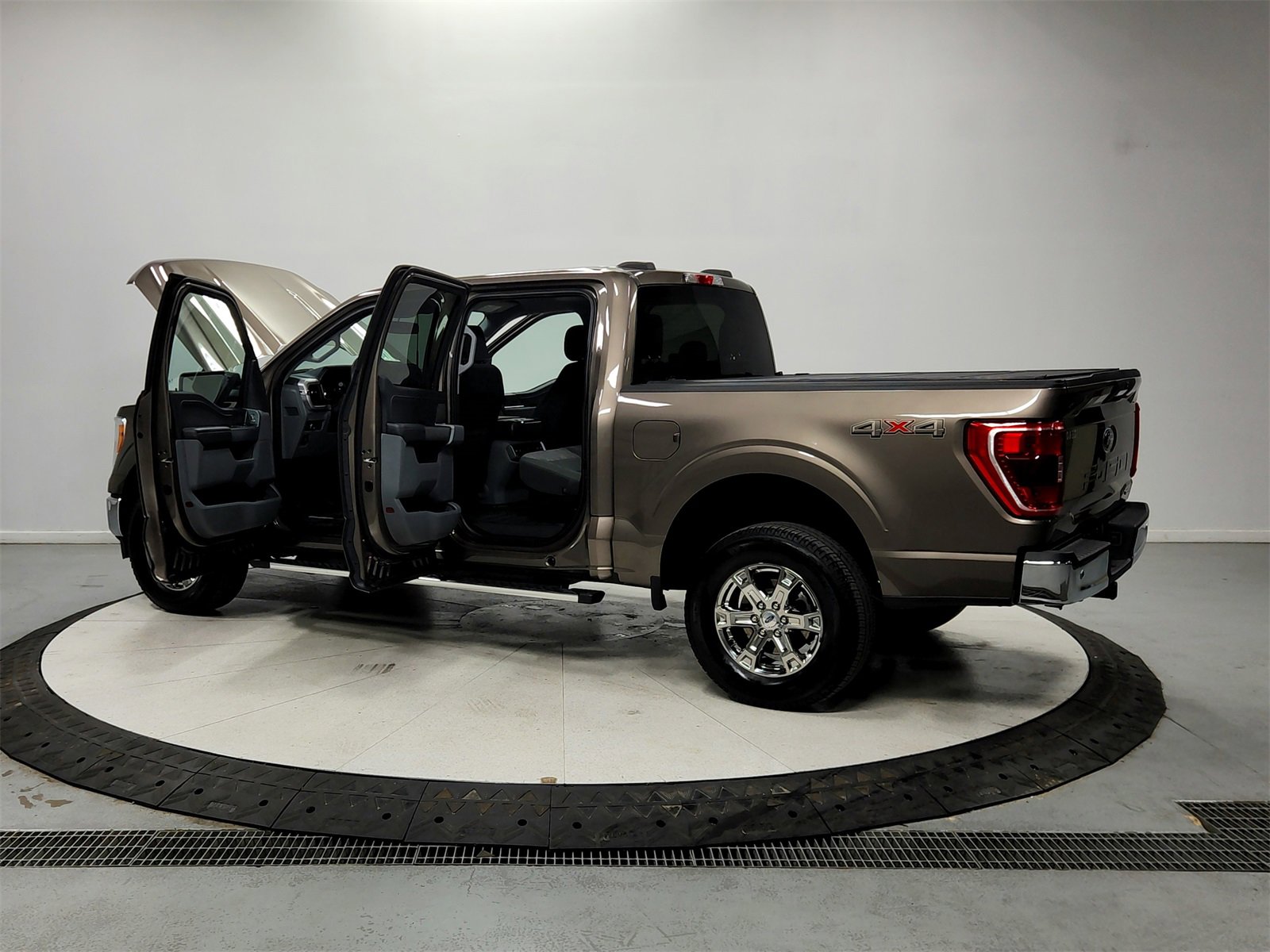 Used 2023 Ford F150 XLT w/ Equipment Group 301A Mid image 13