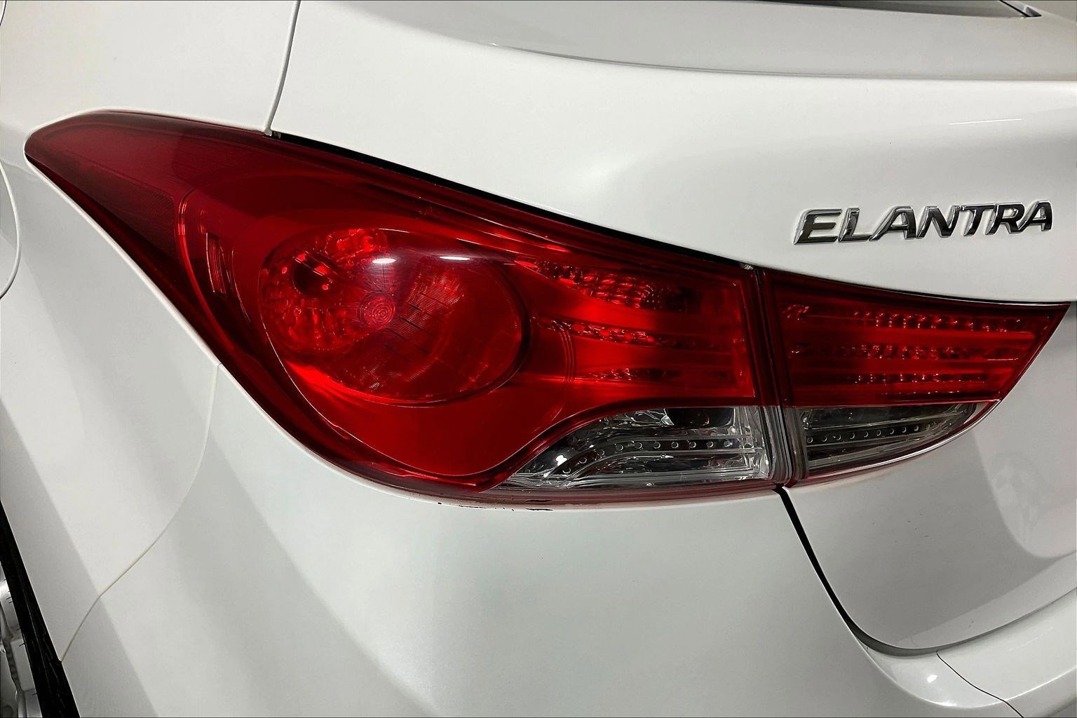 Used 2013 Hyundai Elantra Limited FWD image 21