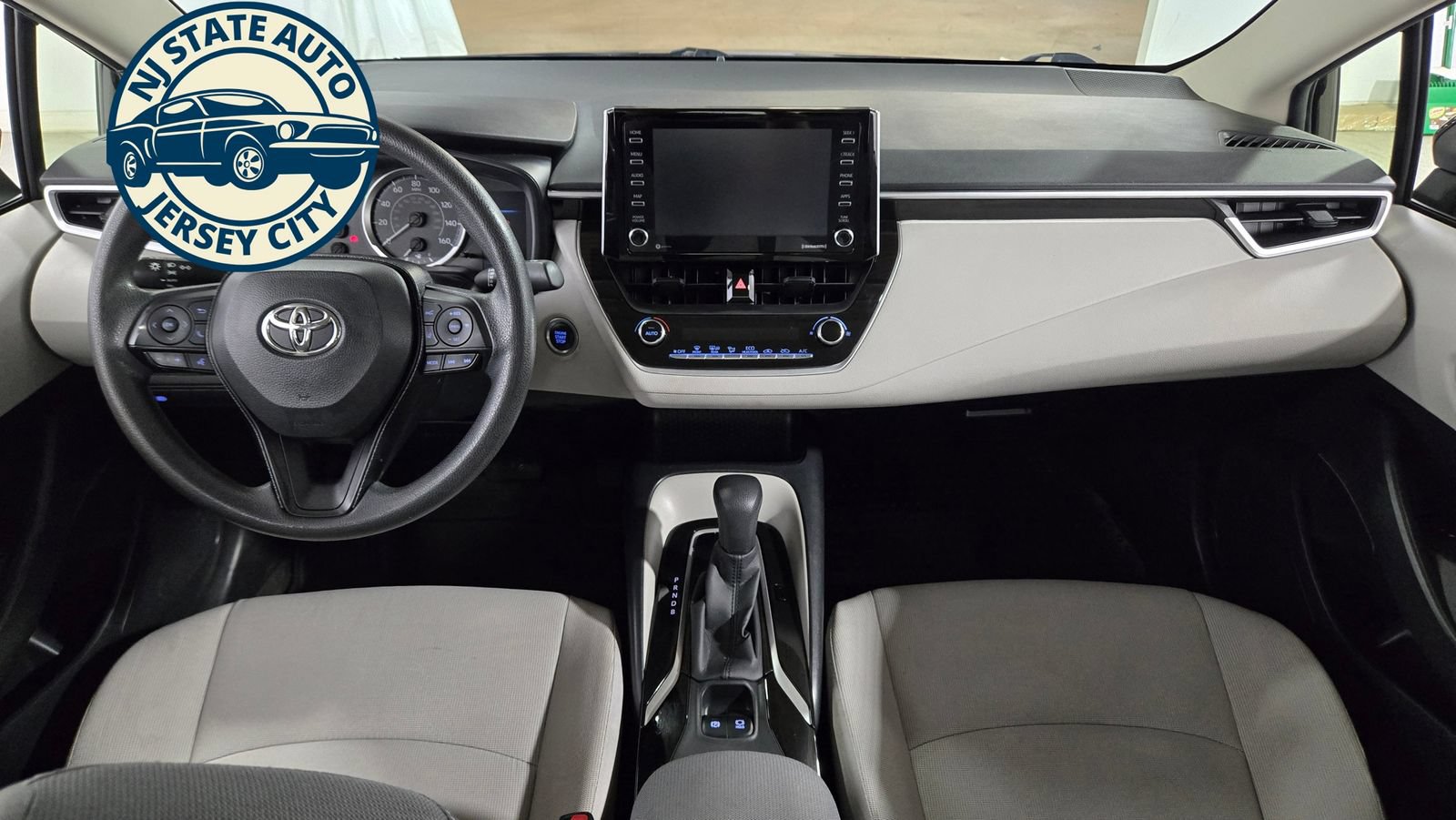 Used 2021 Toyota Corolla LE w/ LE Convenience Package FWD image 24