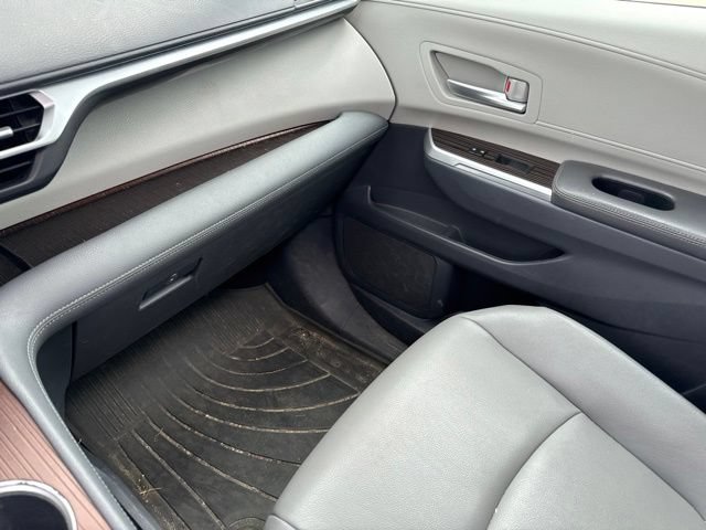 Used 2021 Toyota Sienna XLE AWD/4WD image 28