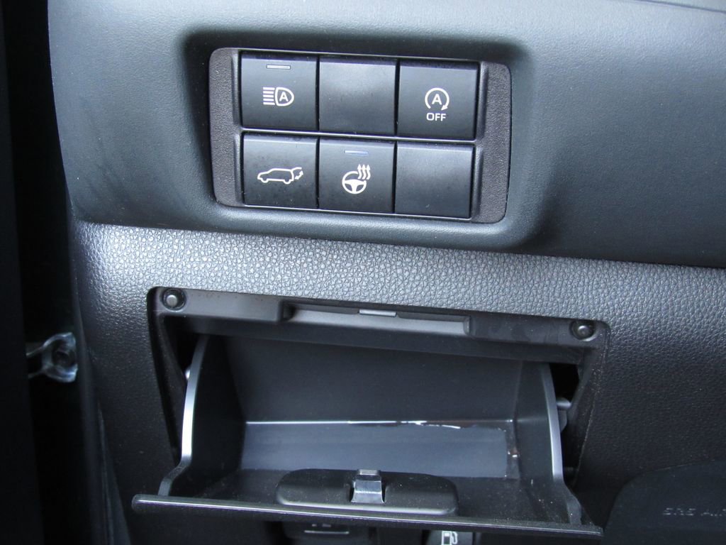 Used 2023 Toyota Highlander Limited image 39