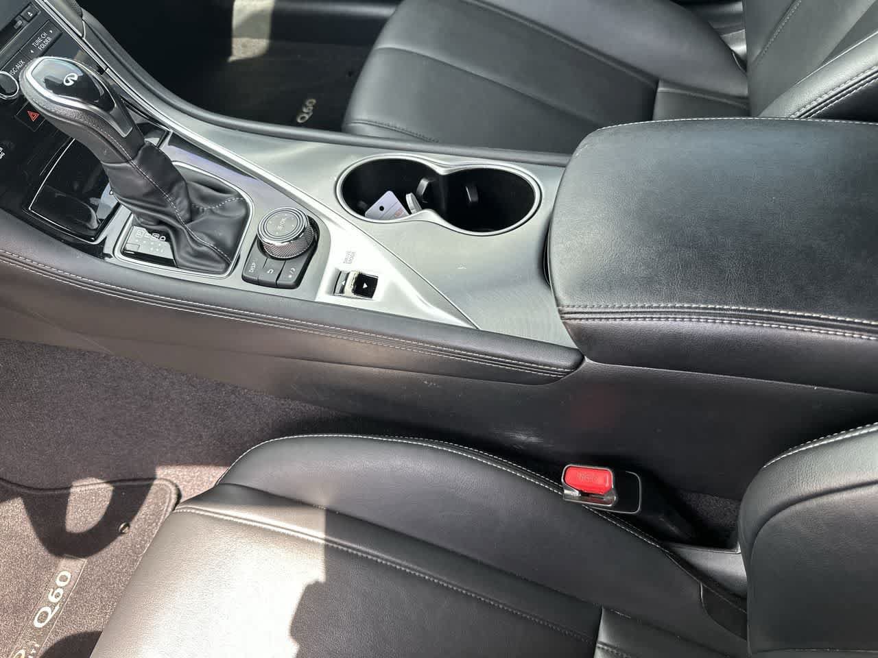 Used 2019 INFINITI Q60 3.0t Luxe RWD image 18