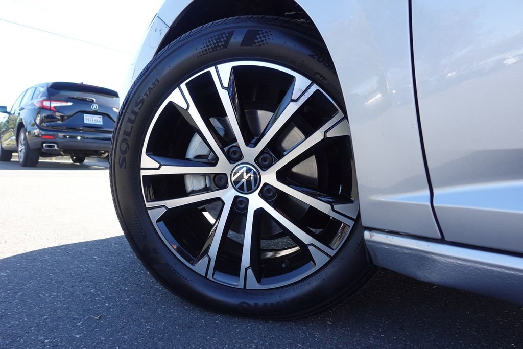 Used 2023 Volkswagen Jetta Sport image 10