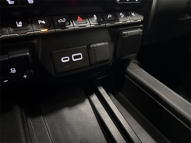 Used 2022 GMC Sierra 3500 AT4 w/ AT4 Preferred Package image 29