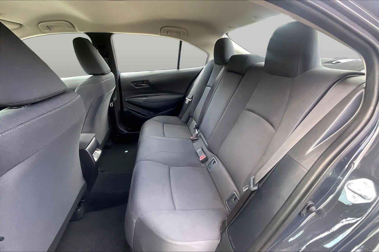 Used 2025 Toyota Corolla LE FWD image 20