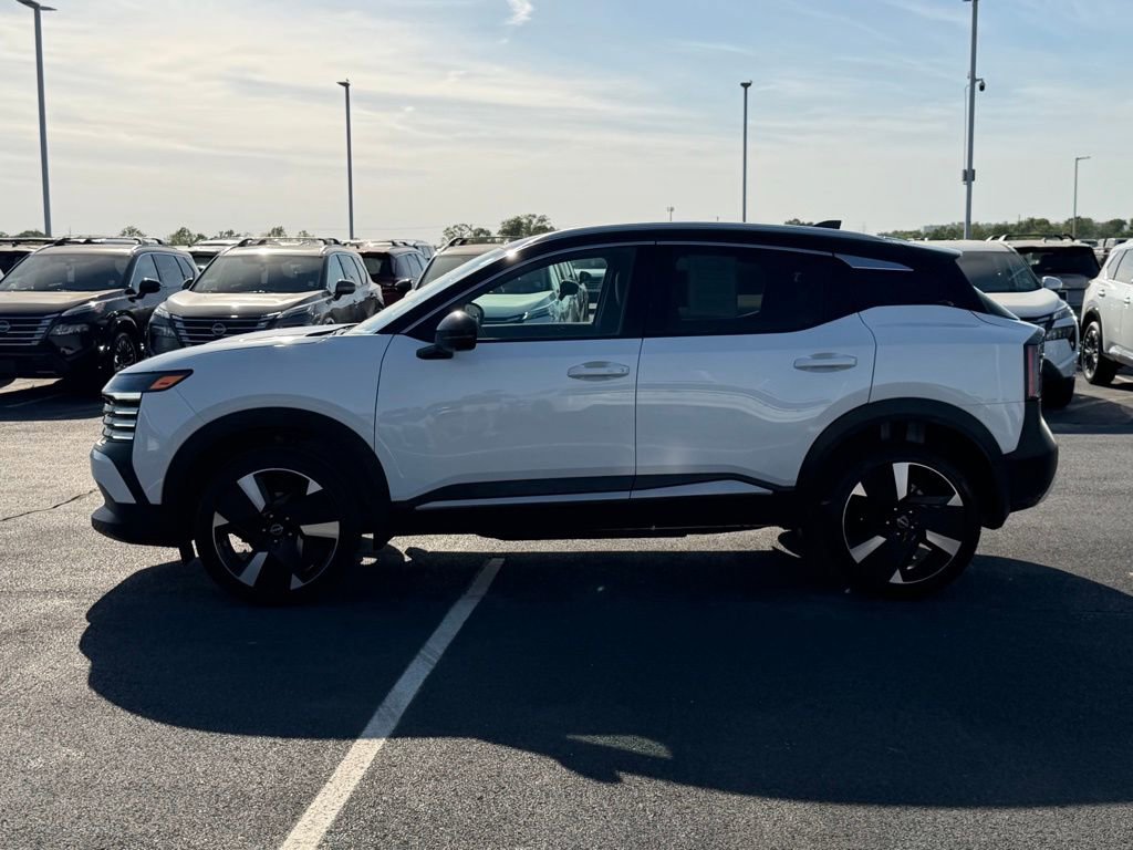 Used 2025 Nissan Kicks SR FWD image 8