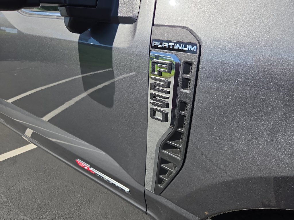 New 2027 Ford F250 Platinum w/ Platinum Plus Package AWD/4WD image 10