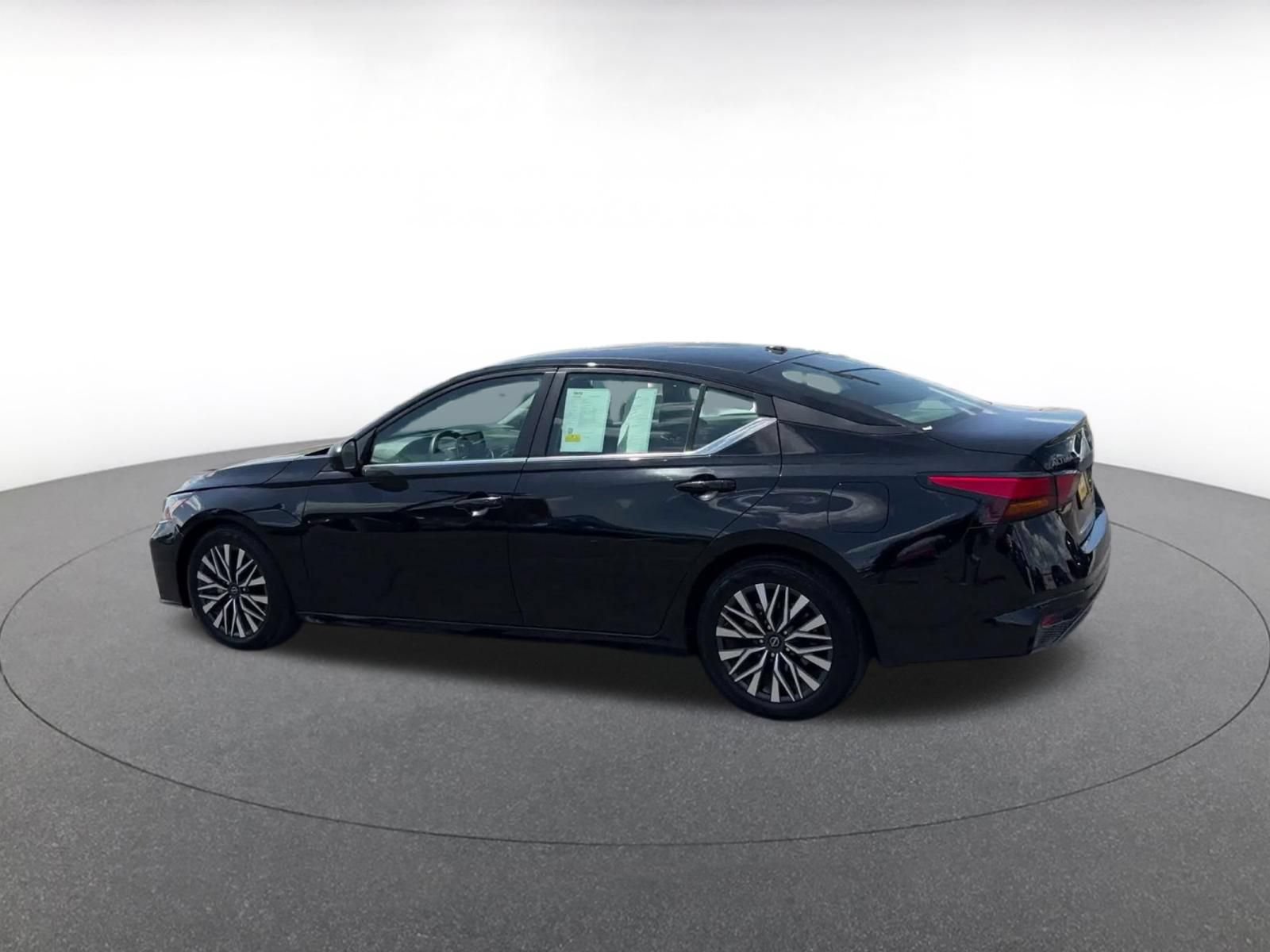 Used 2026 Nissan Altima 2.5 SV FWD image 9
