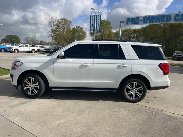 Used 2022 Ford Expedition XLT image 3