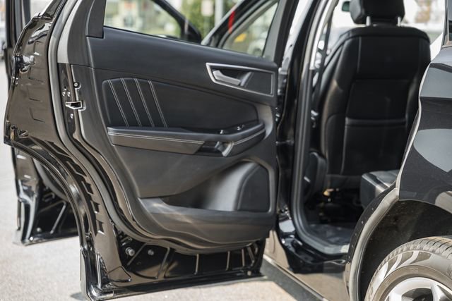 Used 2017 Ford Edge Sport image 36