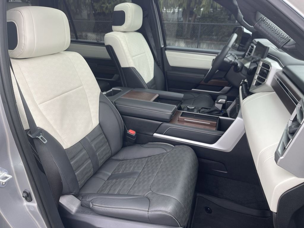 Used 2025 Toyota Sequoia Capstone image 29