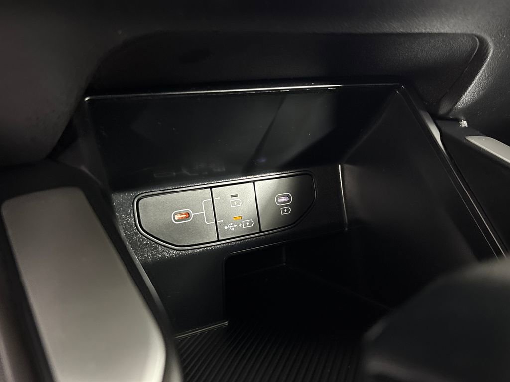 Used 2024 Kia Sorento LX image 20