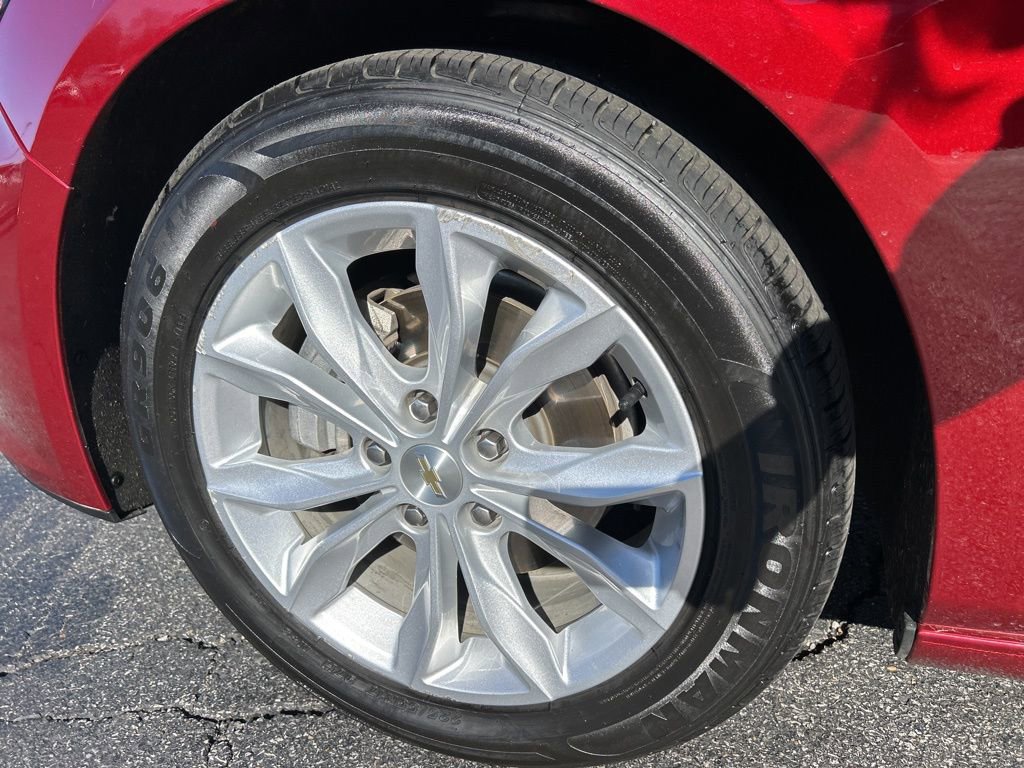 Used 2025 Chevrolet Malibu LT image 32