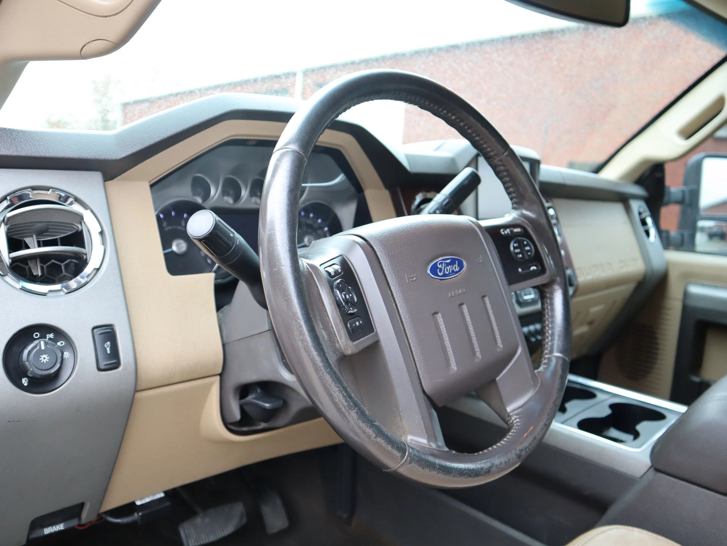 Used 2014 Ford F250 Lariat w/ Lariat Interior Package image 16