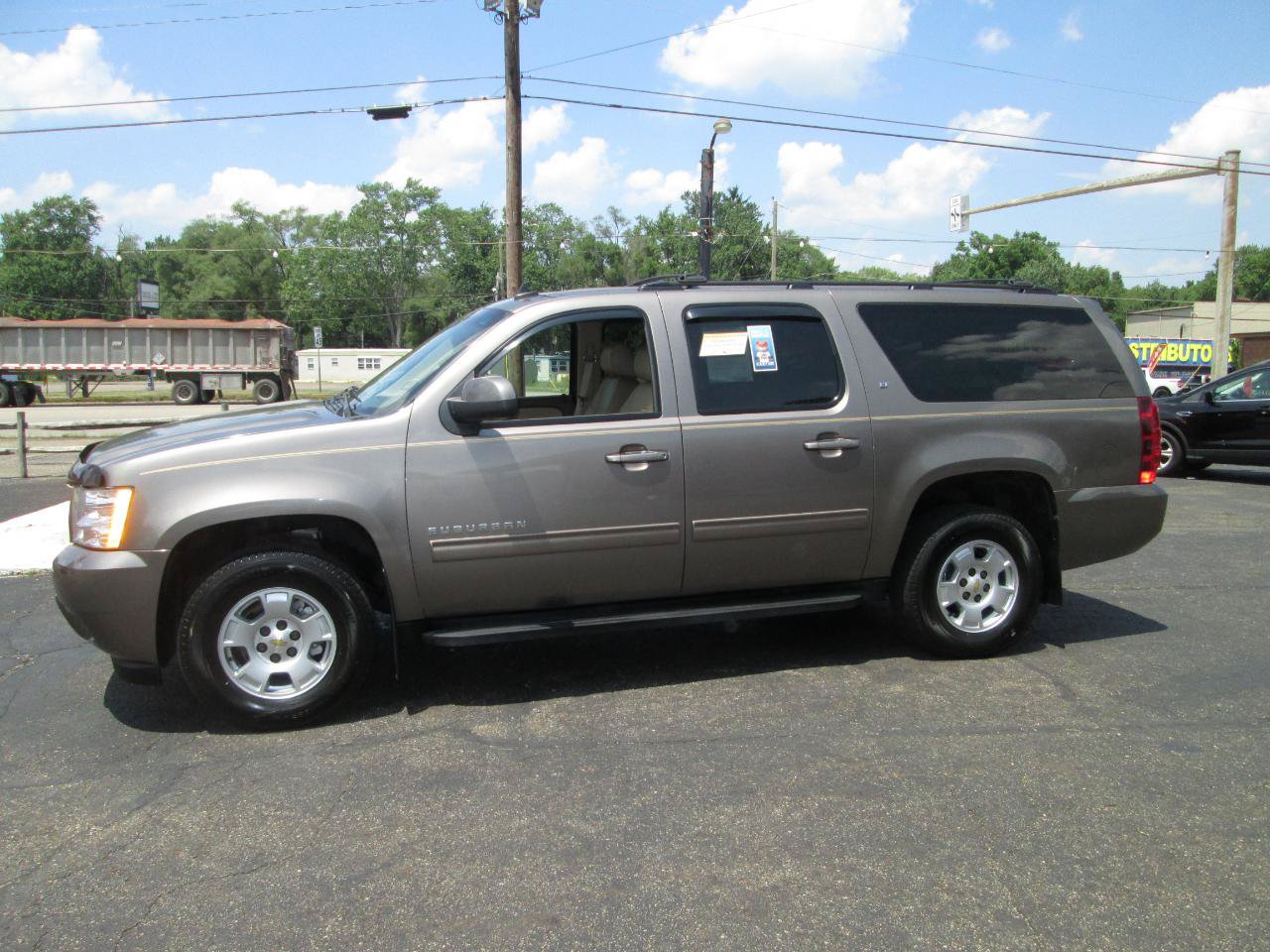 Used 2012 Chevrolet Suburban LT AWD/4WD image 2