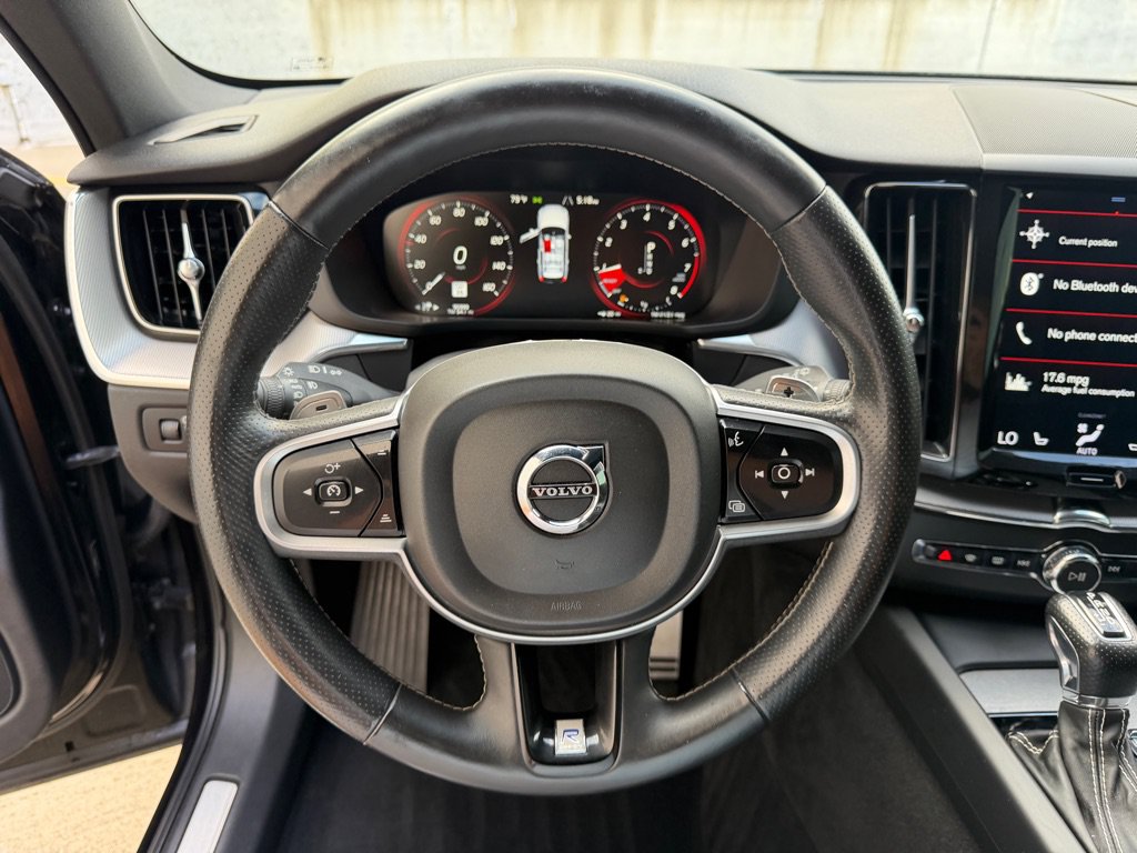 Used 2018 Volvo XC60 T5 R-Design w/ Convenience Package AWD/4WD image 14
