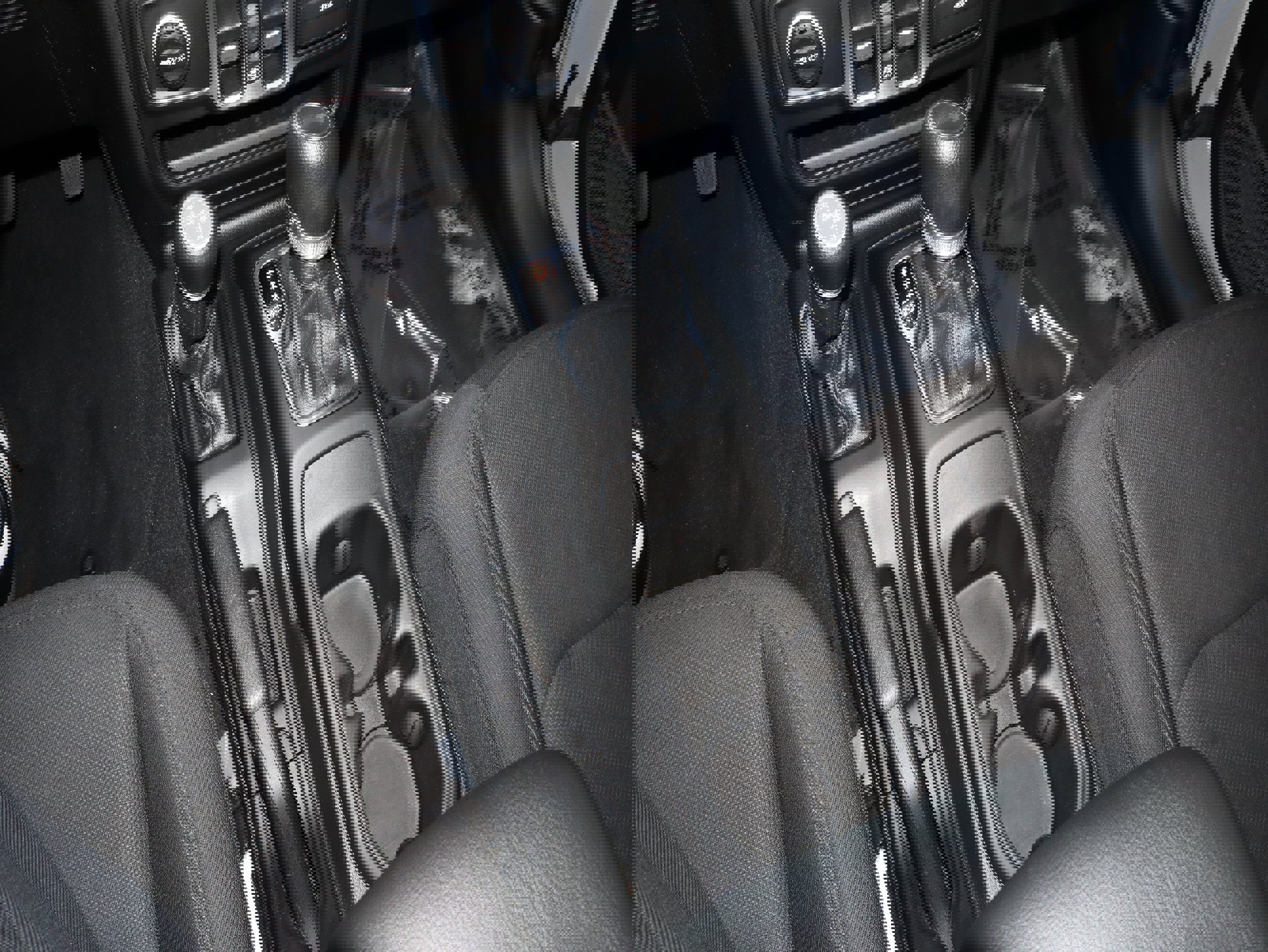 Used 2023 Jeep Wrangler Unlimited w/ Sun & Screen Package image 30