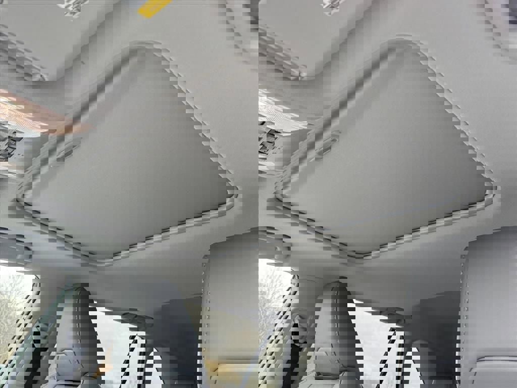 Used 2022 Toyota RAV4 Limited w/ Limited Grade Weather Package image 15