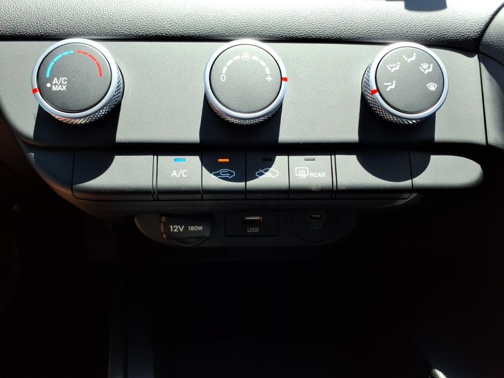 New 2026 Hyundai Elantra SE FWD image 21