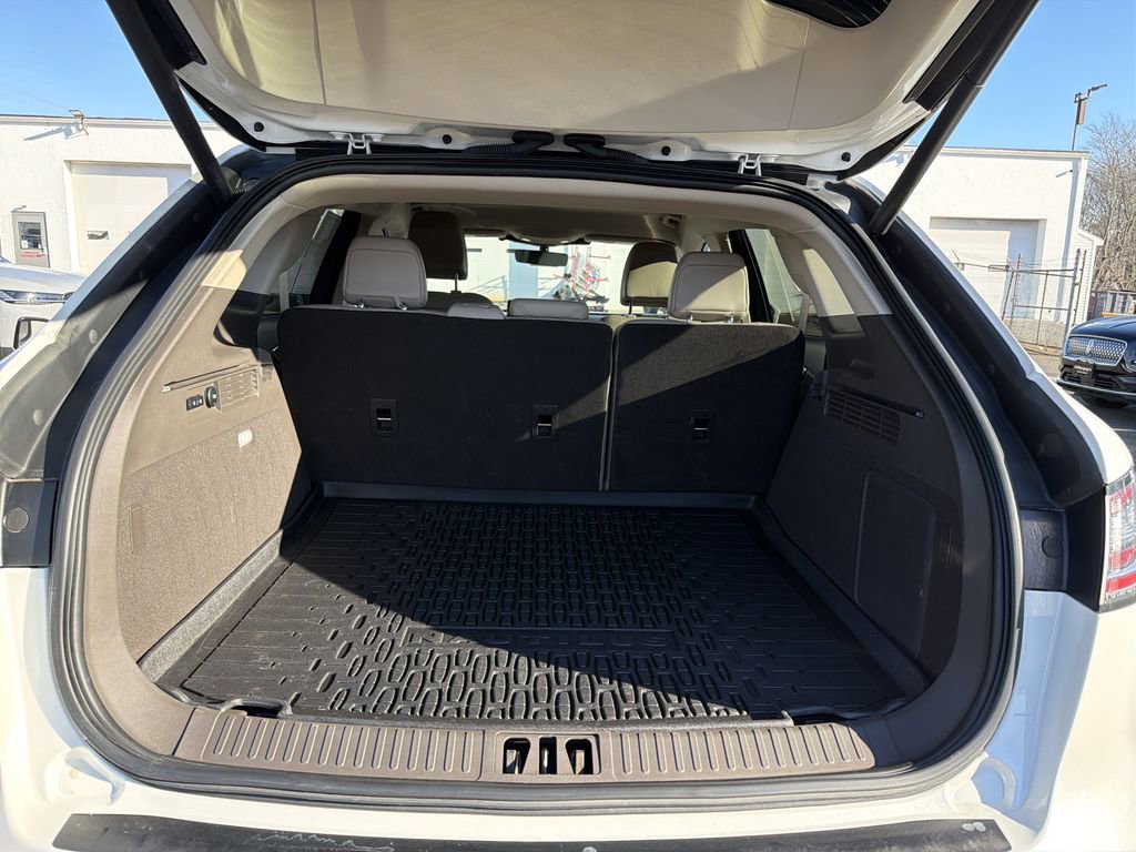 Certified 2023 Lincoln Nautilus AWD w/ Premium Package image 29