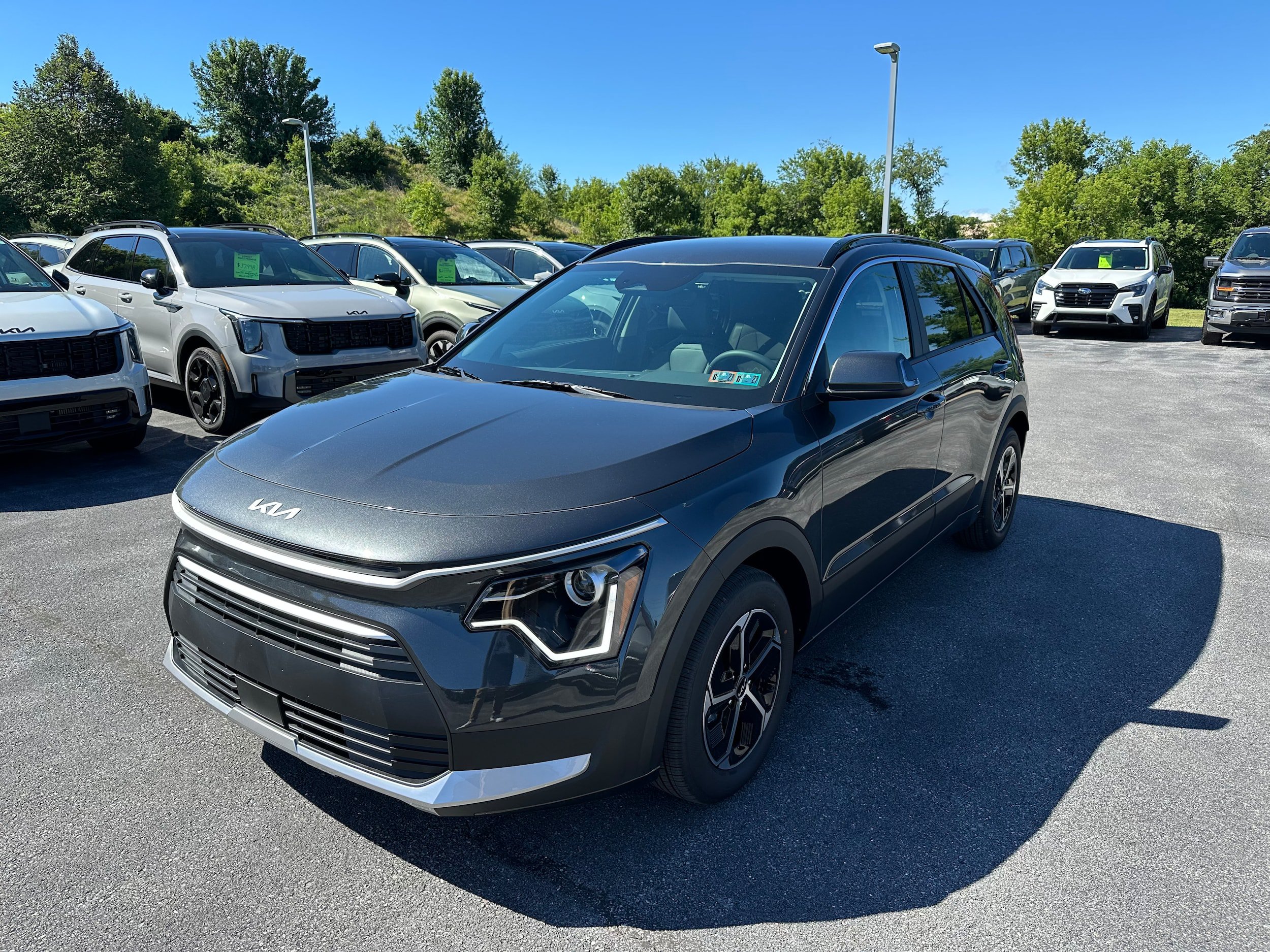 New 2026 Kia Niro EX FWD image 1
