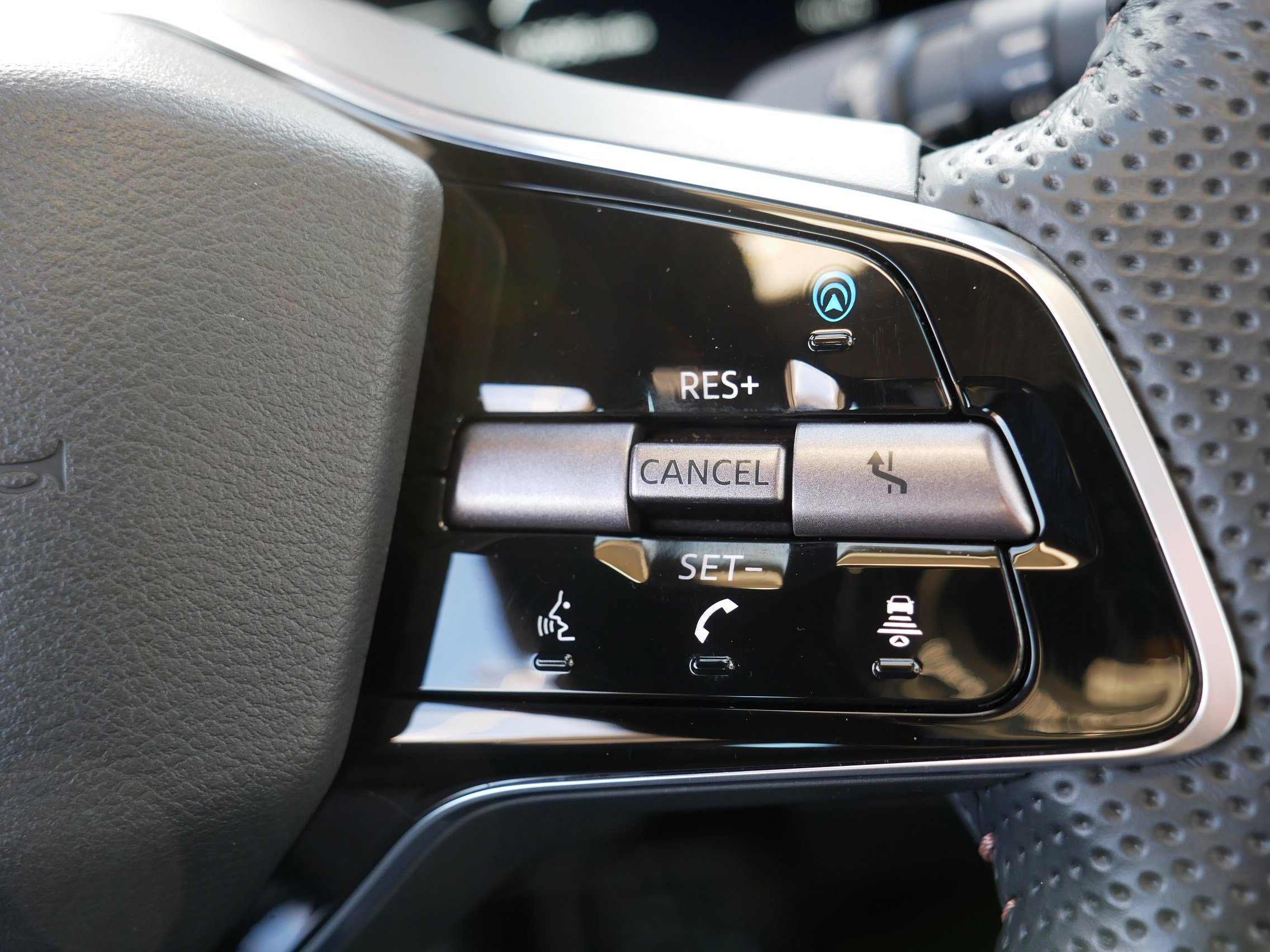 Certified 2024 Nissan Ariya AWD image 29