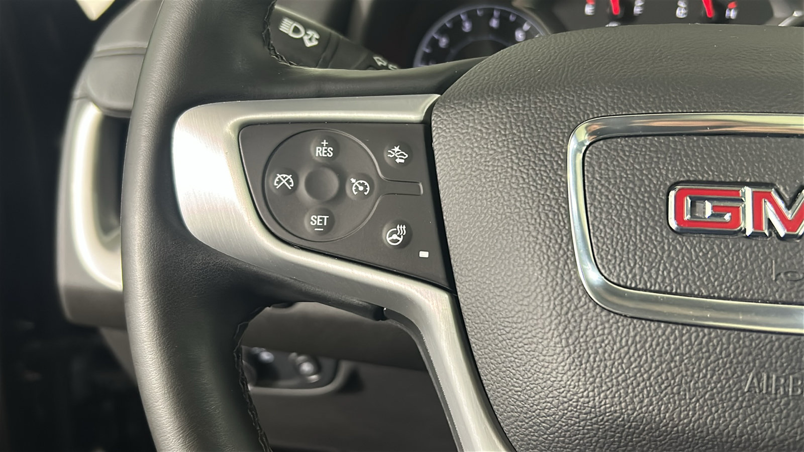 Used 2024 GMC Terrain SLT w/ Elevation Edition FWD image 19