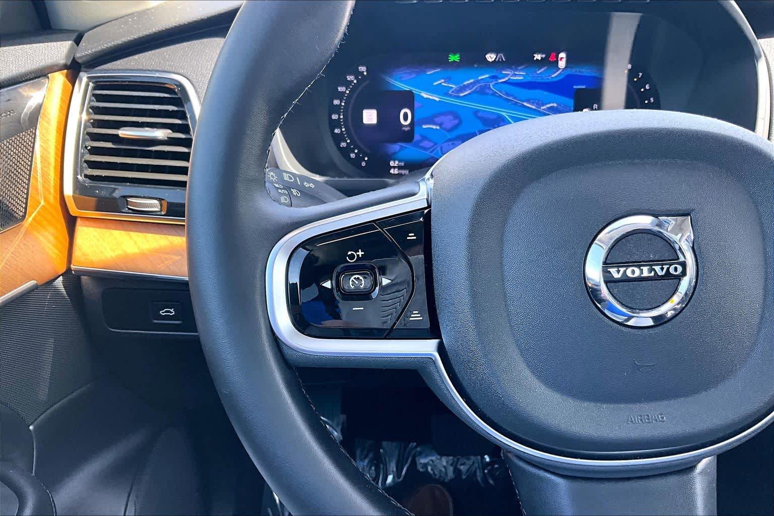 Used 2025 Volvo XC90 B6 Plus w/ Protection Package Premier AWD/4WD image 24