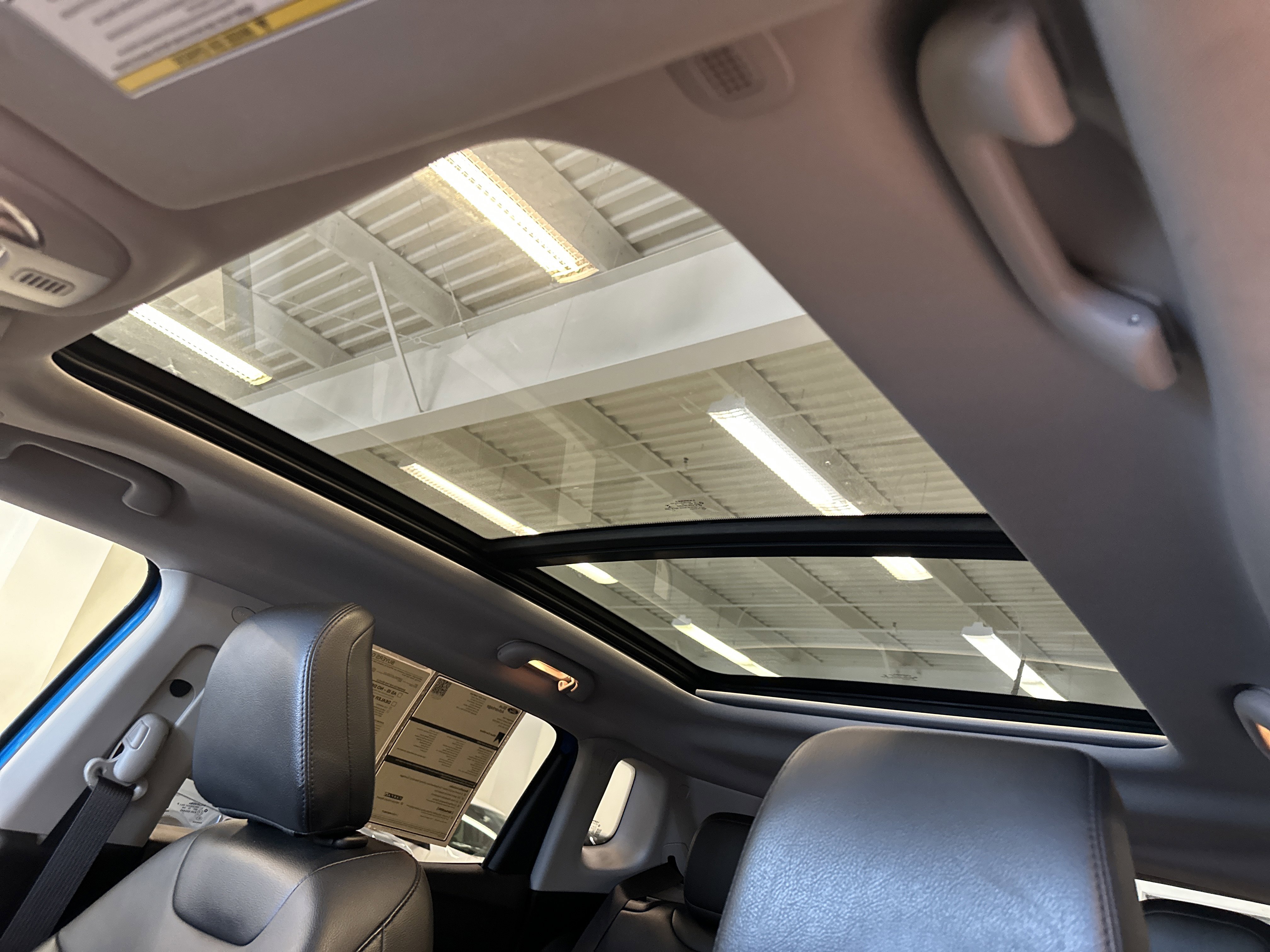 Used 2022 Jeep Compass Latitude w/ Sun and Sound Group image 4