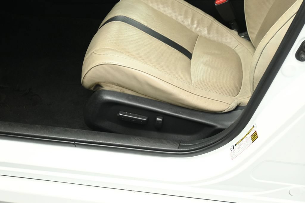 Used 2016 Honda Civic Touring image 9