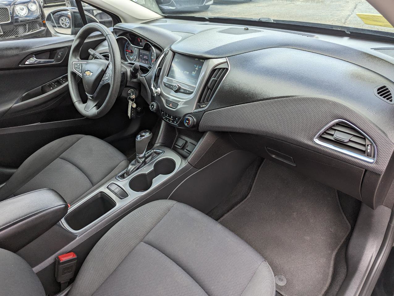 Used 2016 Chevrolet Cruze LT image 32