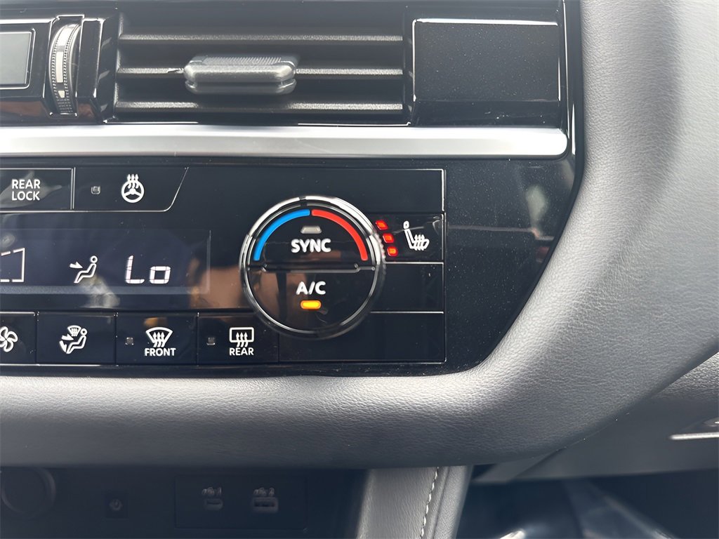 Used 2025 Nissan Pathfinder SL image 23