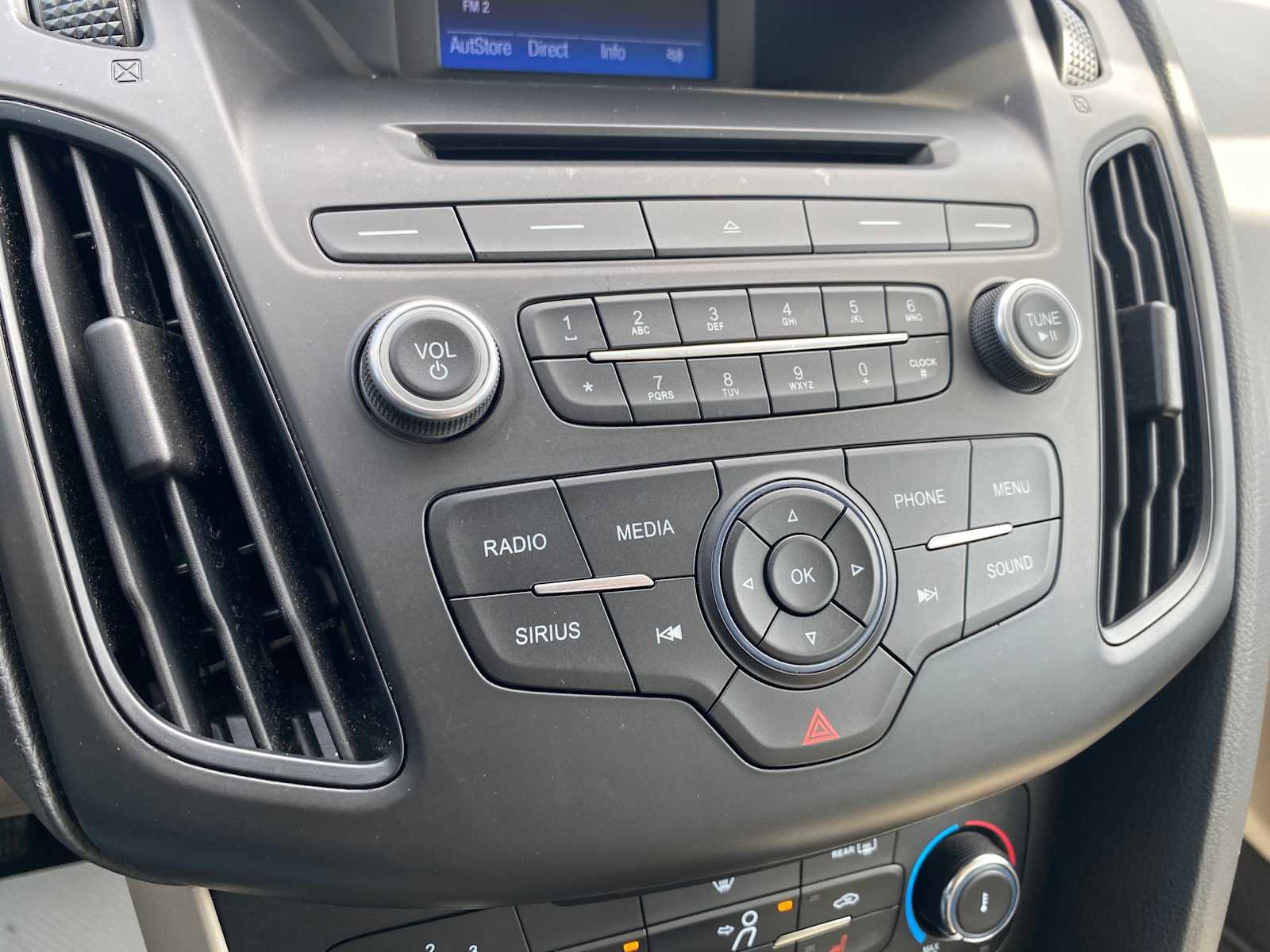 Used 2016 Ford Focus SE w/ SE Cold Weather Package image 21