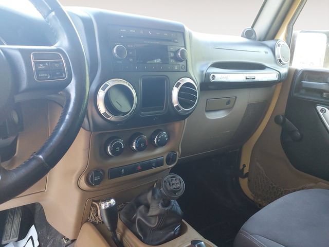 Used 2013 Jeep Wrangler Rubicon w/ Connectivity Group AWD/4WD image 11