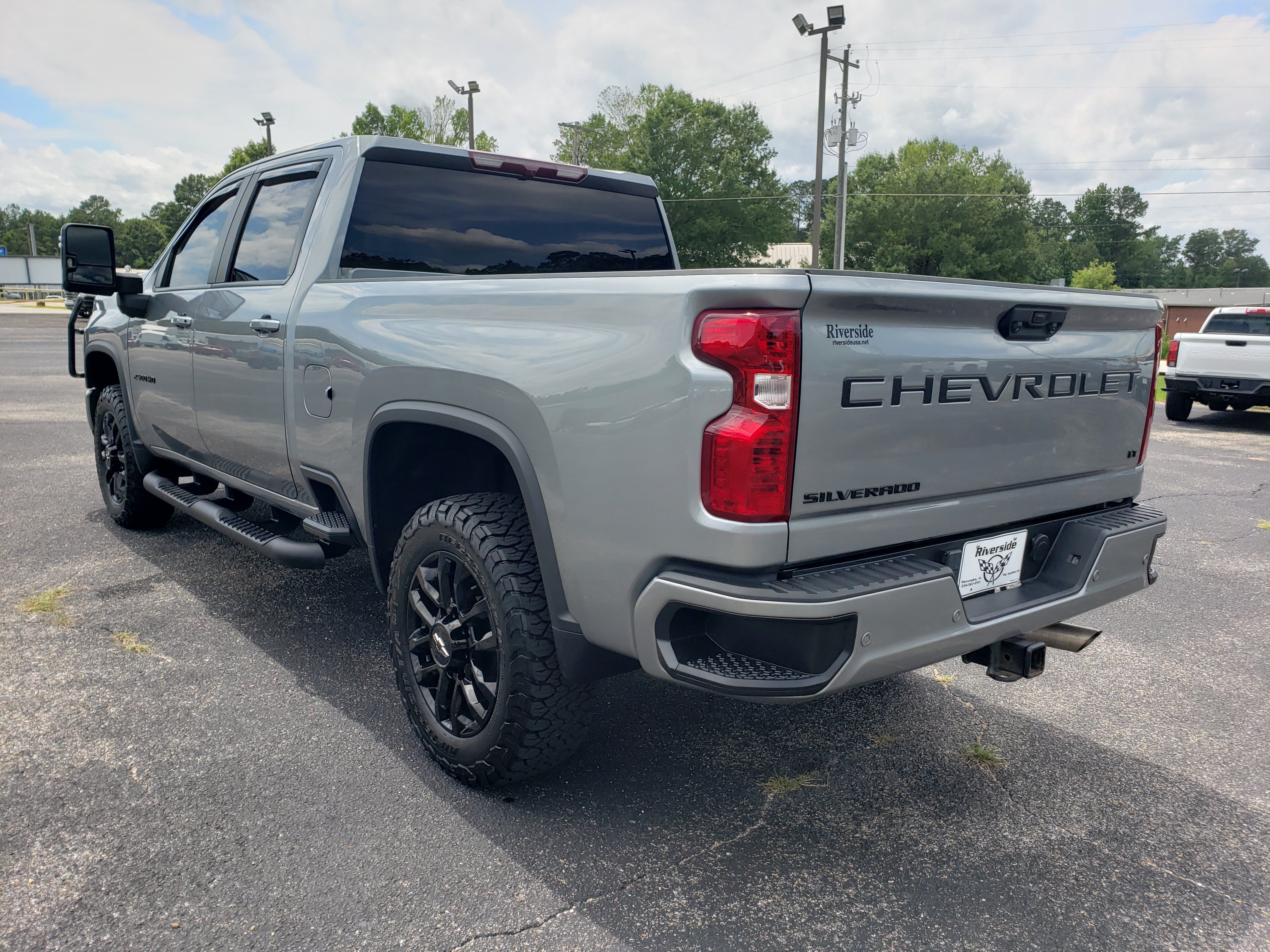 Used 2024 Chevrolet Silverado 2500 LT AWD/4WD image 4