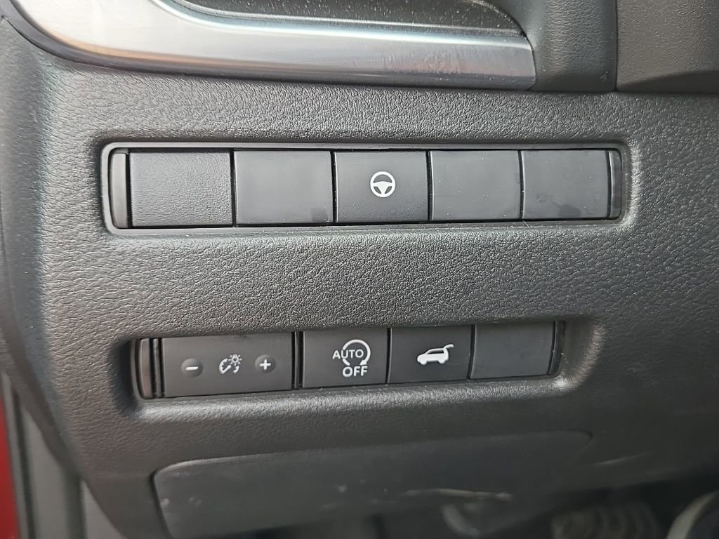 Used 2024 Nissan Rogue SV image 21