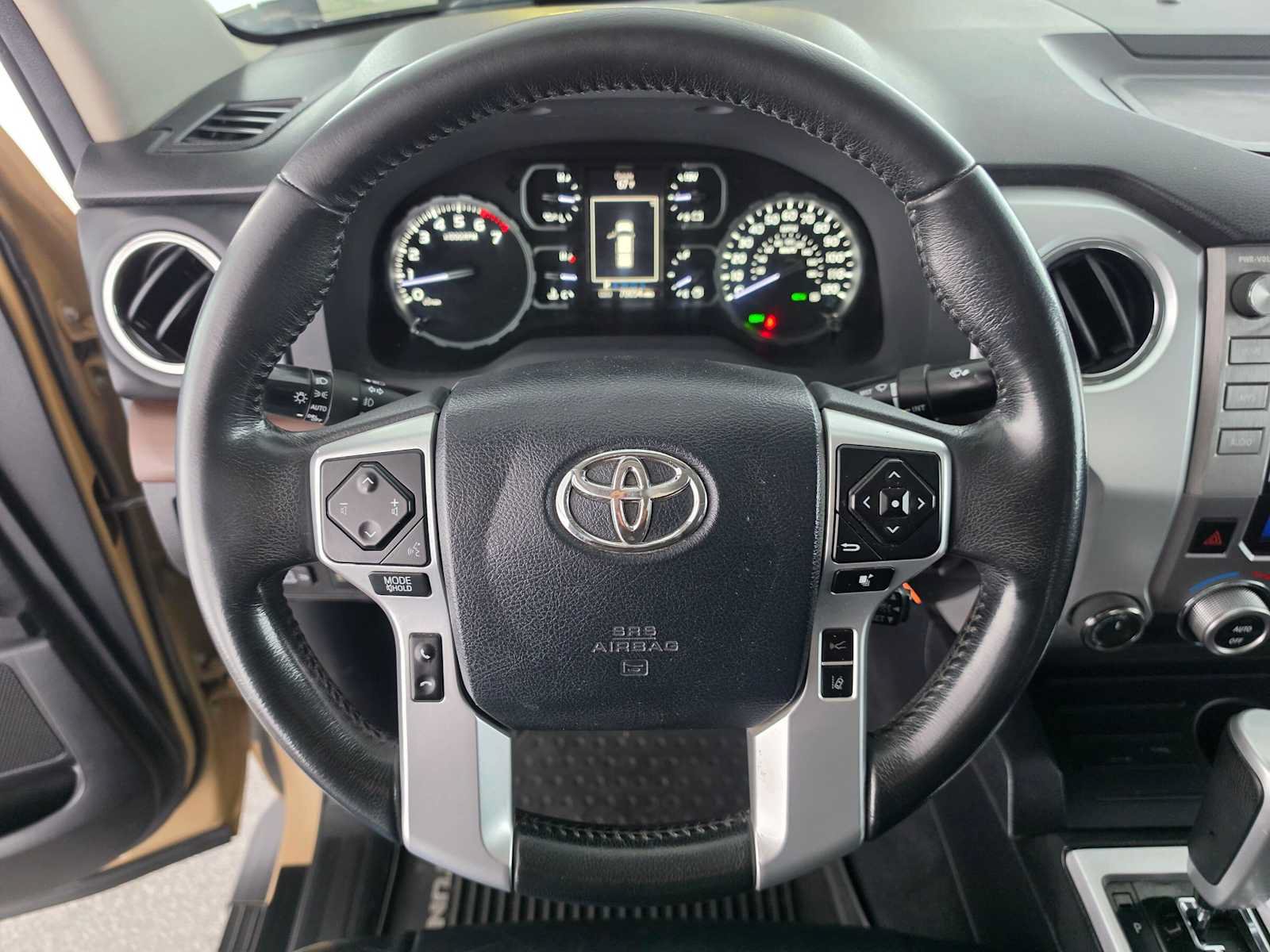 Used 2018 Toyota Tundra Limited w/ Limited Premium Package AWD/4WD image 22