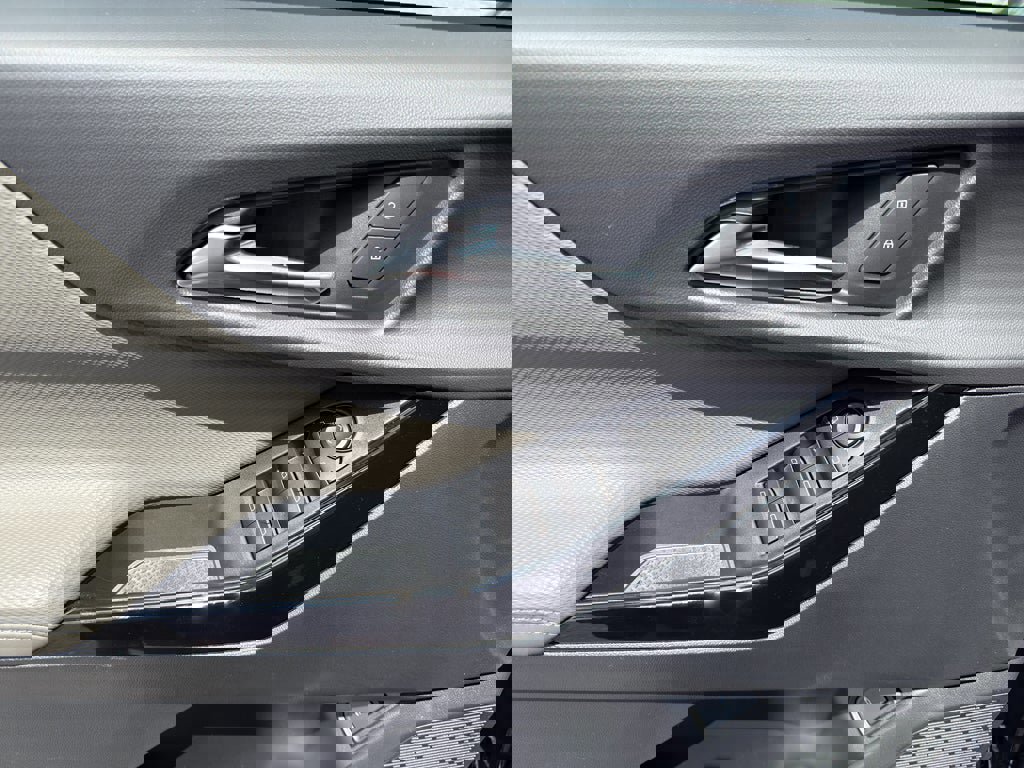 New 2026 Chevrolet Equinox LT w/ Convenience Package II image 10