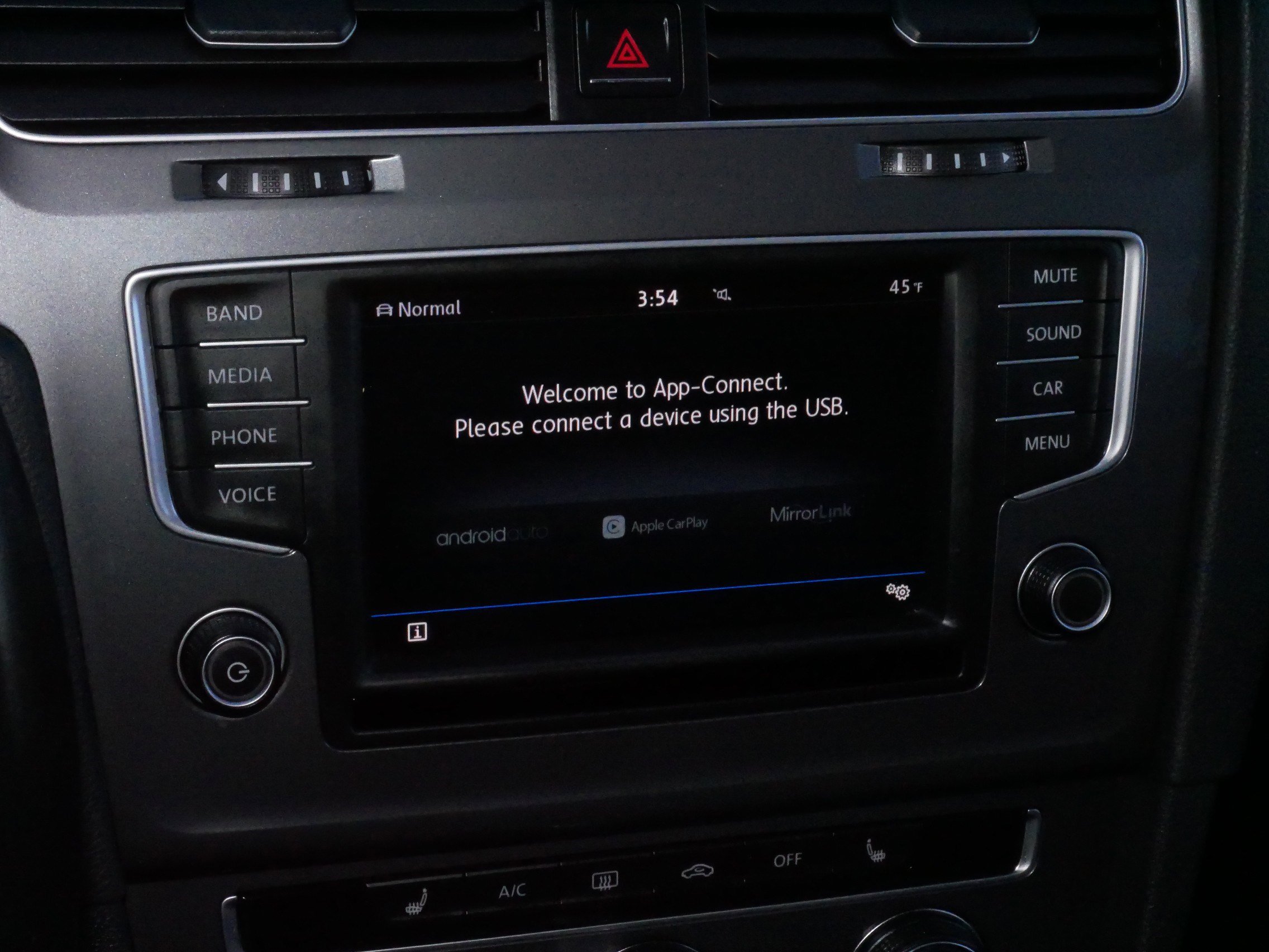 Used 2017 Volkswagen Golf Alltrack S image 29