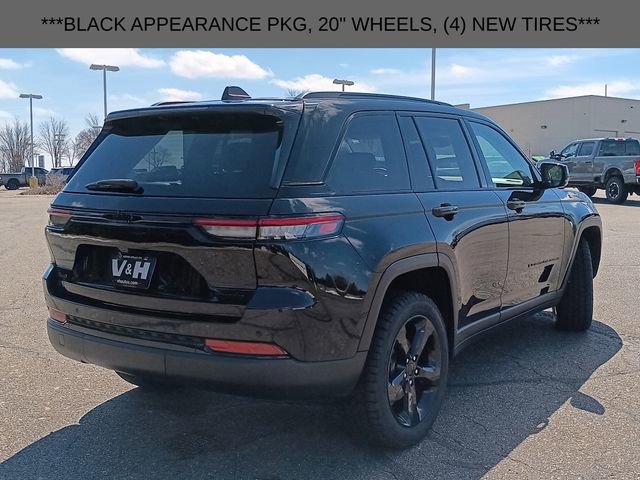Used 2023 Jeep Grand Cherokee Limited w/ Black Appearance Package AWD/4WD image 26