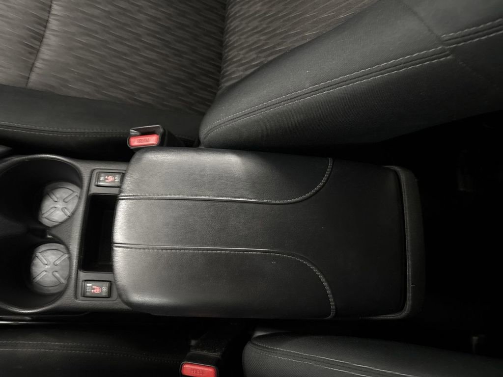 Used 2019 Nissan Rogue SV image 49