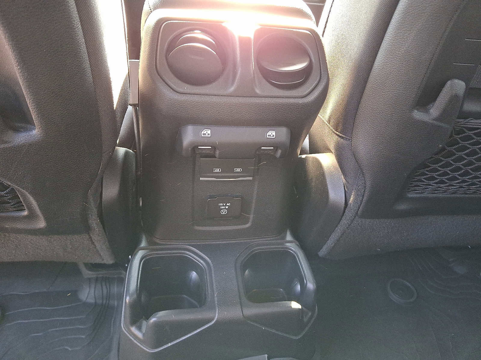 Used 2022 Jeep Wrangler Unlimited Rubicon w/ Cold Weather Group image 12